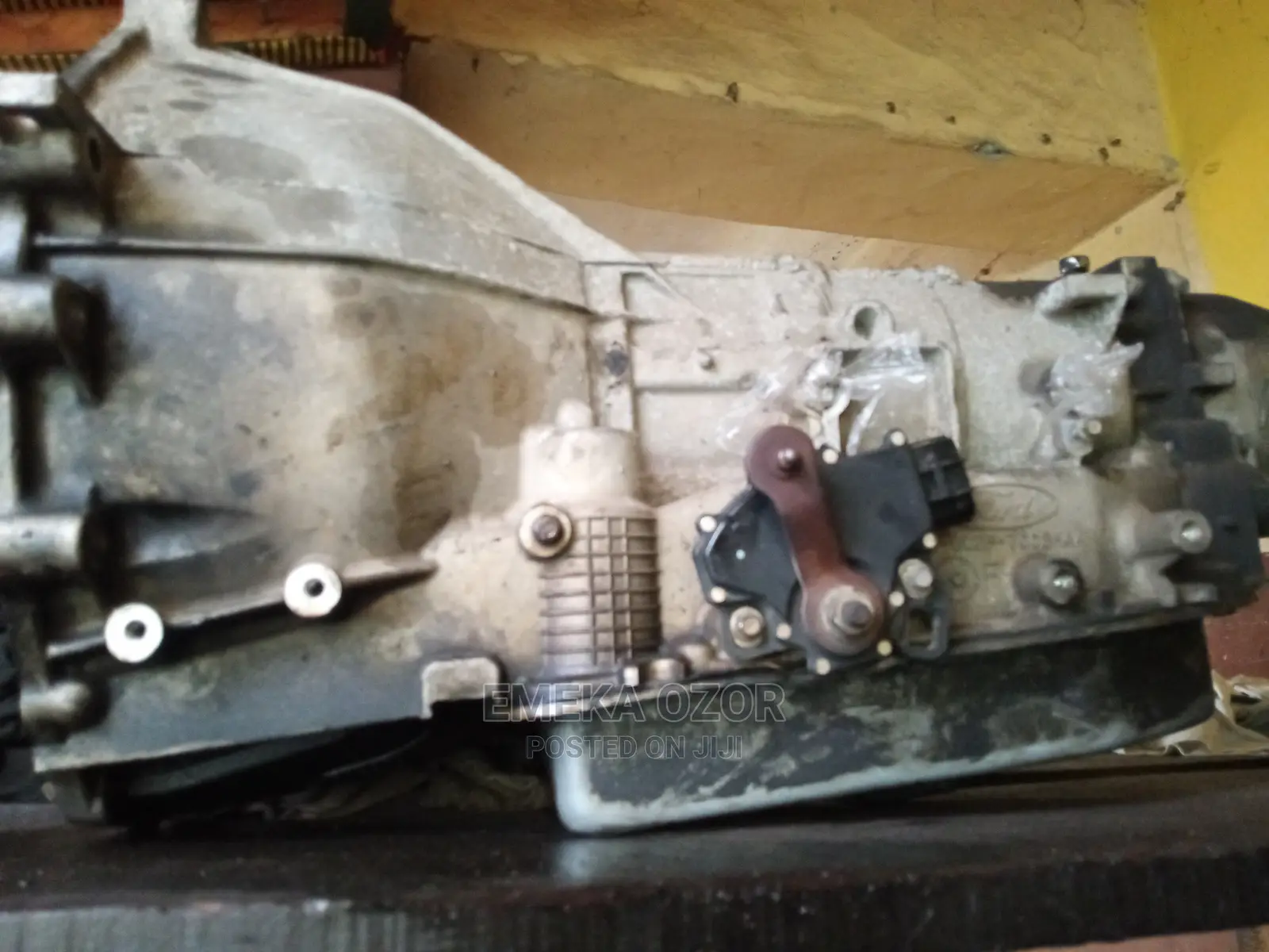 Ford F150 E350 Gearbox 2 Wheel Drive 2 Sensor V8 Tokunbo.