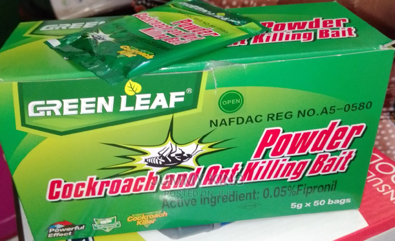 Green Leaf Powder - Cockroach and Ant Killing - 50 Sachets