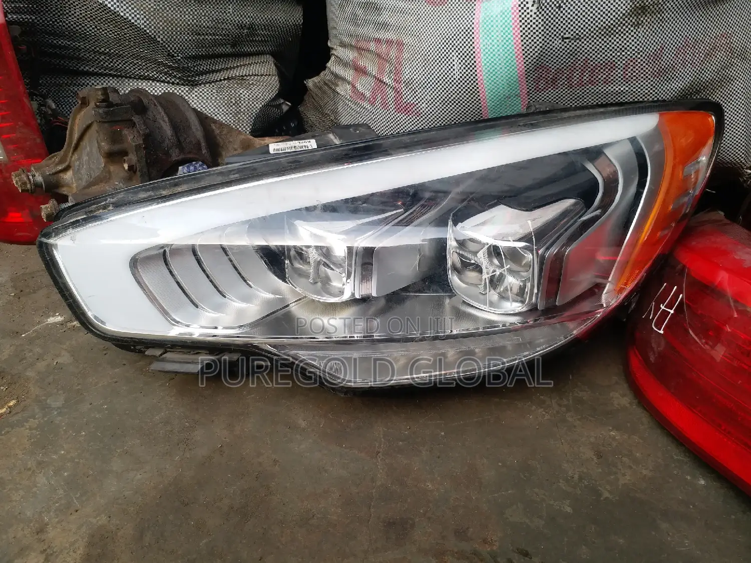 Headlamp for Kia Quoris