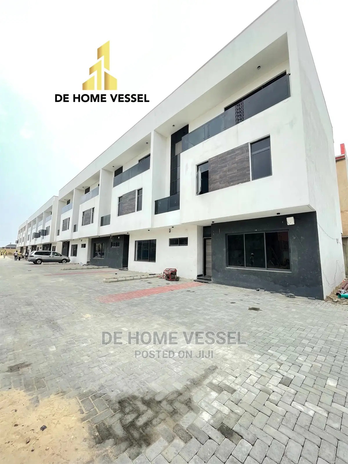 4bdrm Townhouse/Terrace in Lekki Phase 1 for Sale