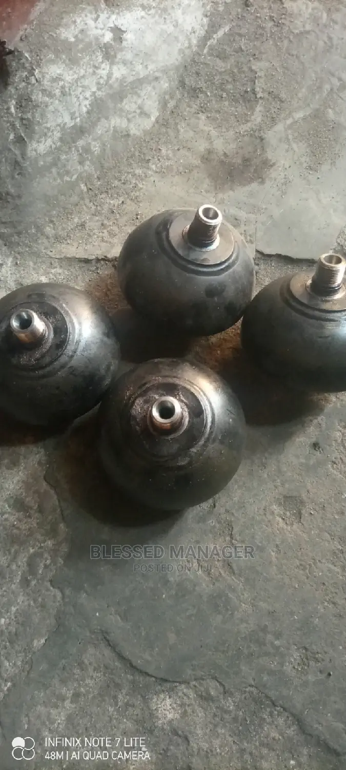 Tokunbo Accumulator for Lx470 Lx570 Direct