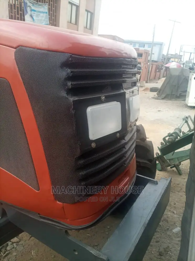 Massey Ferguson Tractors 385 375