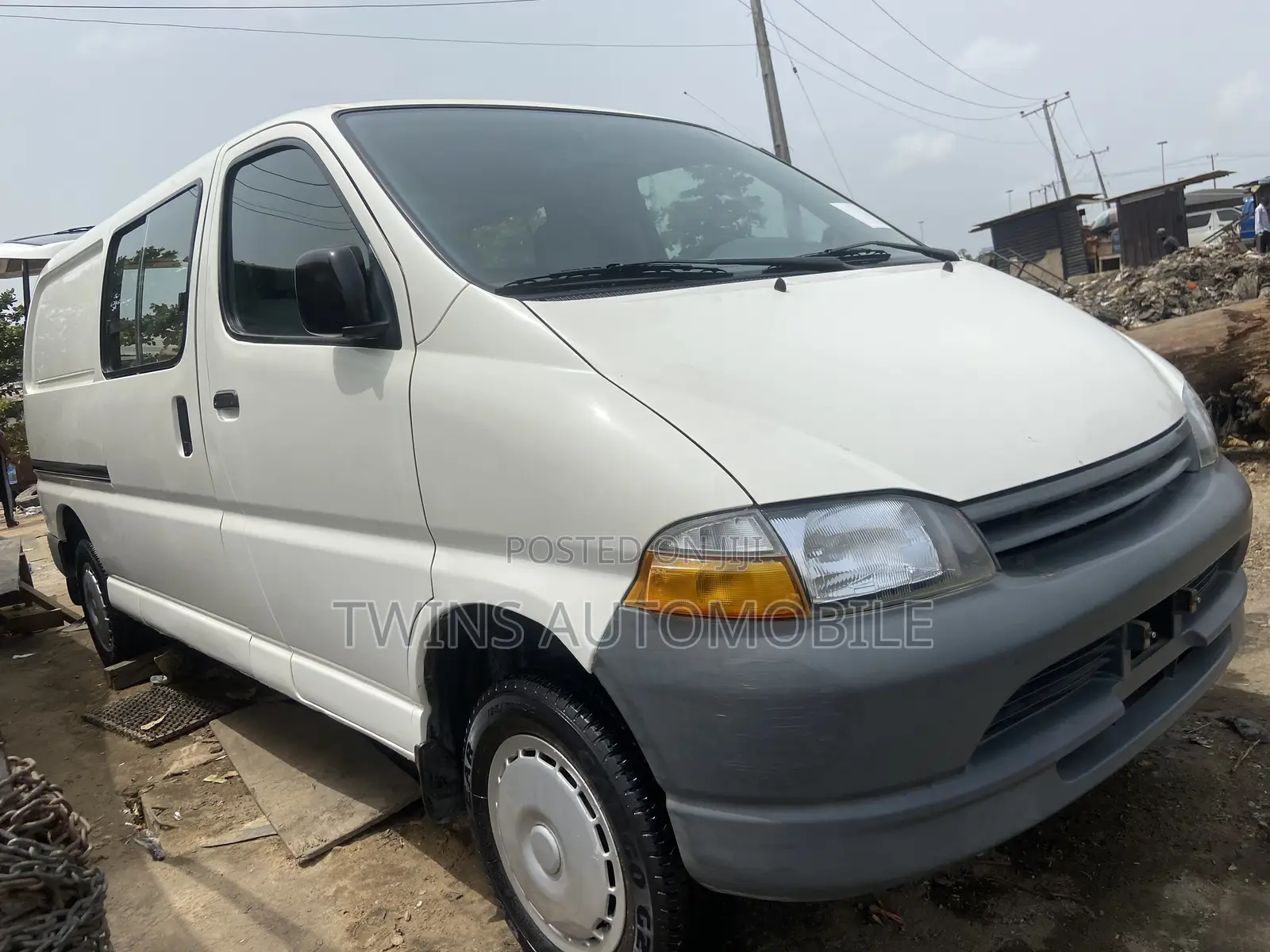 Toyota HiAce 2004 White