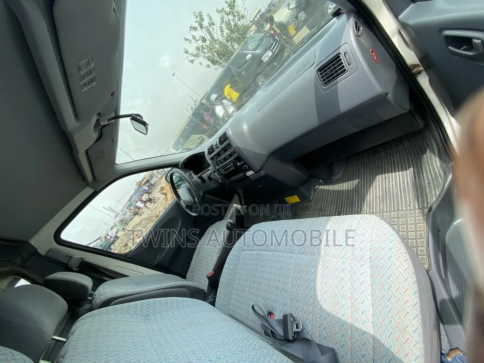 Toyota HiAce 2004 White
