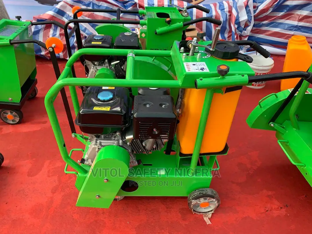 Asphalt Cutting Machine