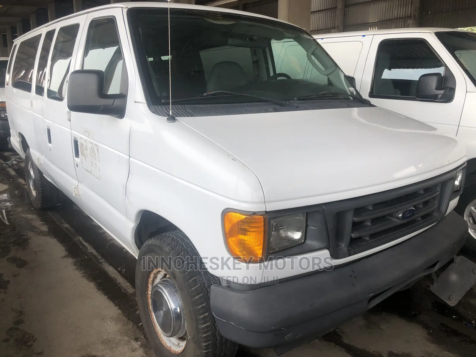Ford E350 2004 White