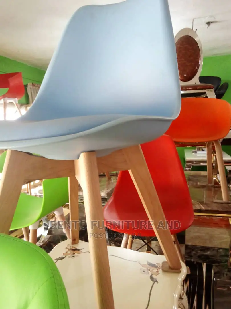 Premium Quality Banquet Chairs and Table