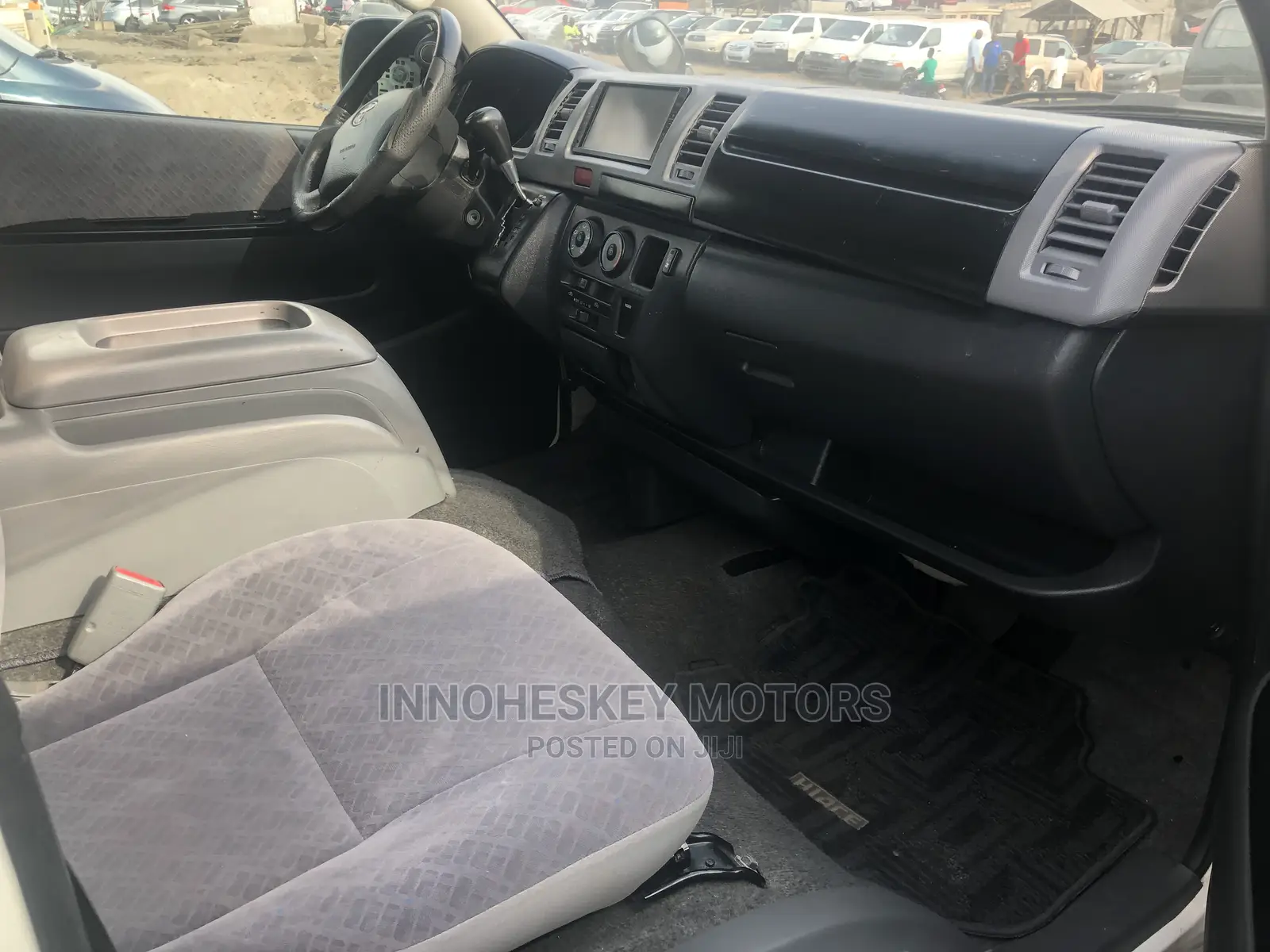 Toyota HiAce 2010 White