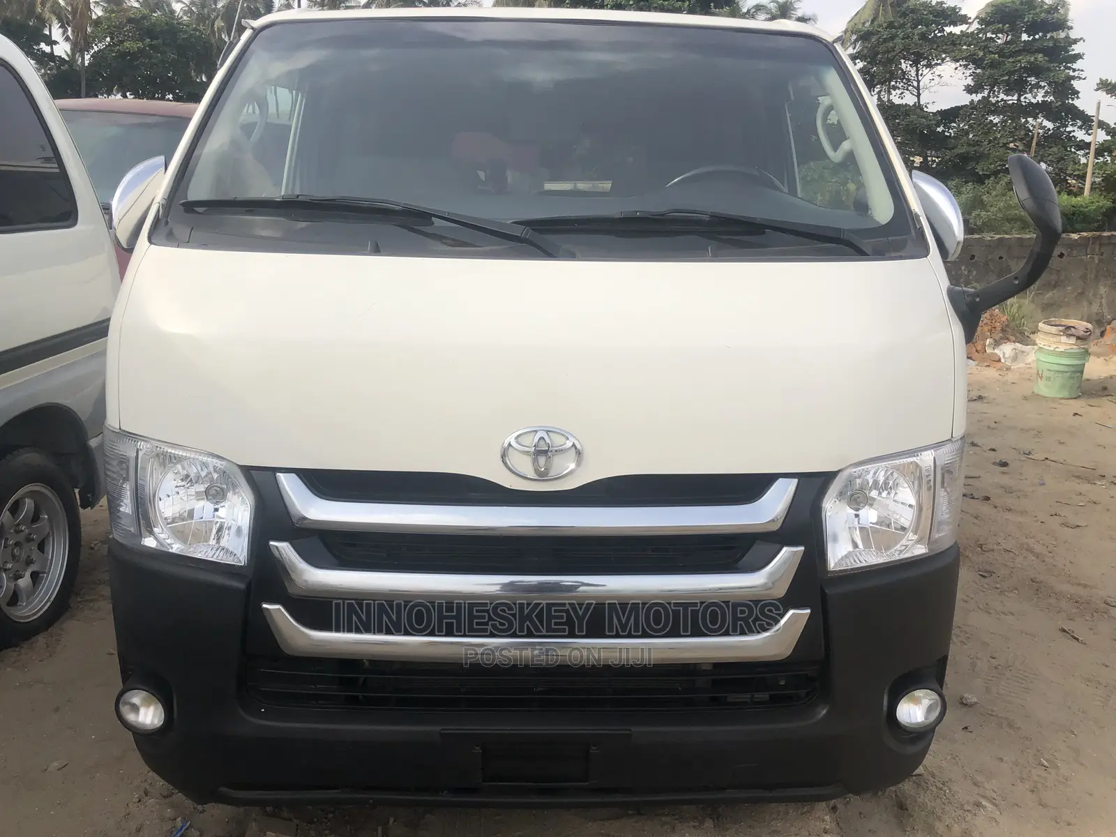 Toyota HiAce 2010 White