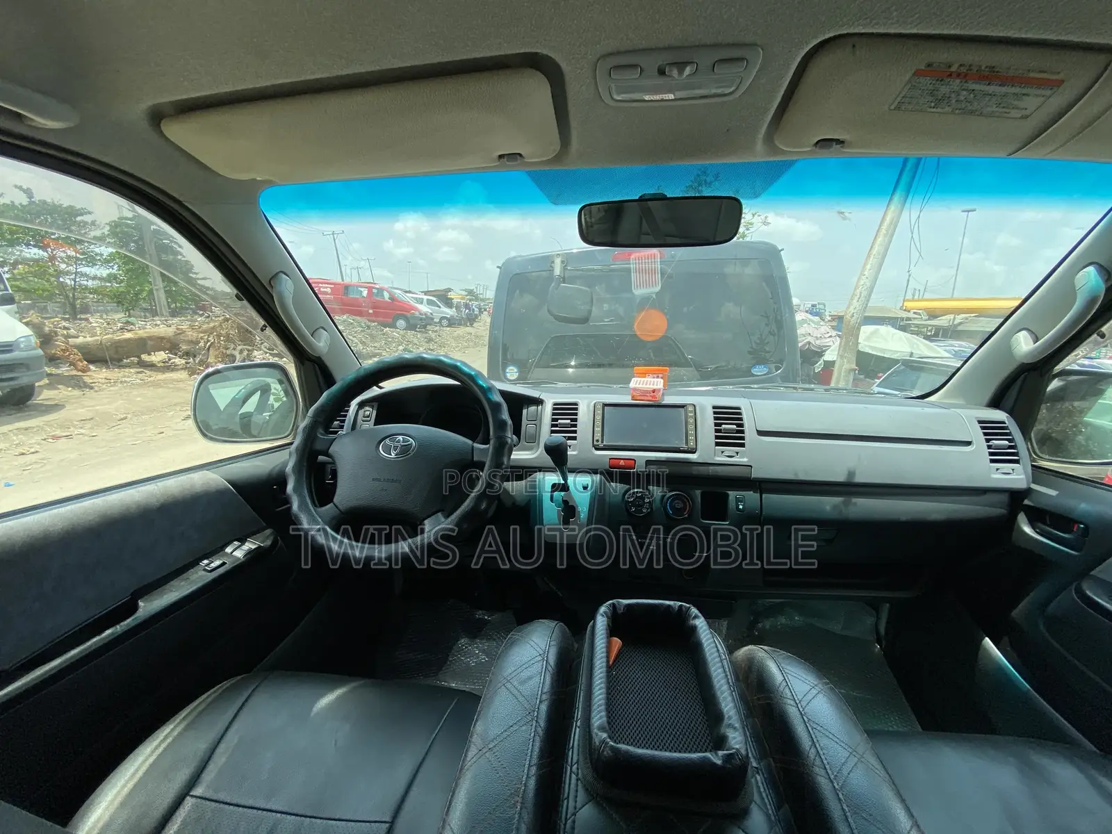 Toyota HiAce 2014 White