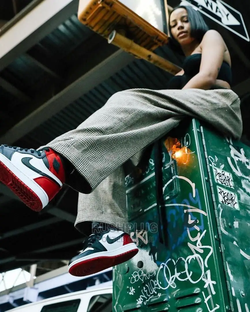 Air Jordan 1 High Retro ‘Black Toe Satin’|