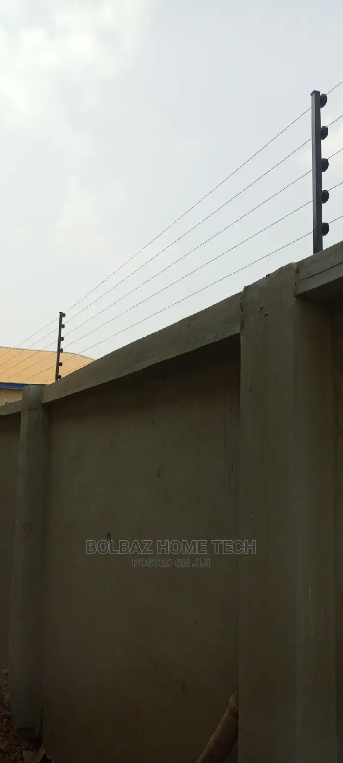 Electric Fence-Wire; Danger for Intruder
