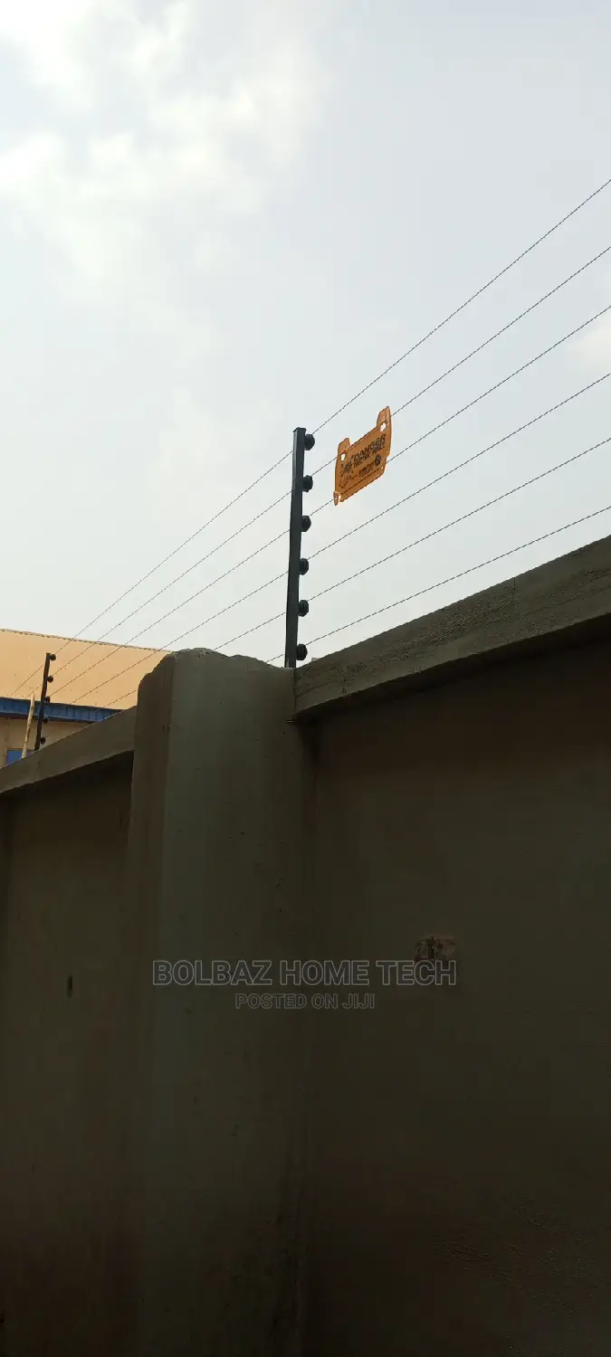 Electric Fence-Wire; Danger for Intruder