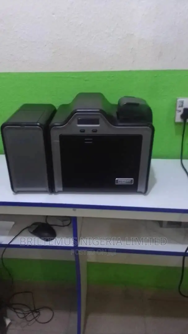 Uk-Used Fargo Hdp5000 Dual Sided Plastic Id Card Printer