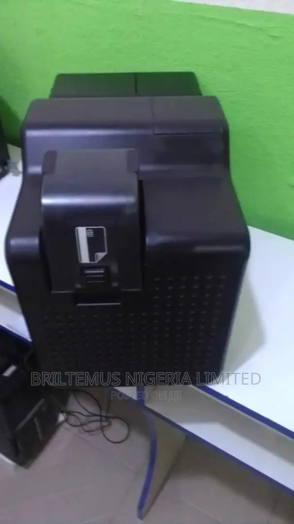 Uk-Used Fargo Hdp5000 Dual Sided Plastic Id Card Printer