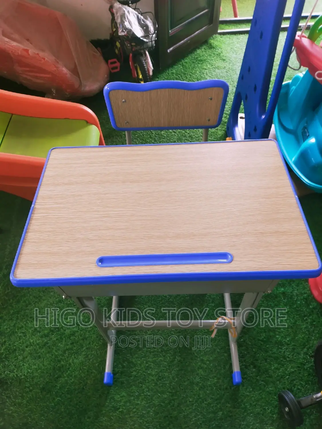 Iron Leg Wooden Frame Desk and Chair