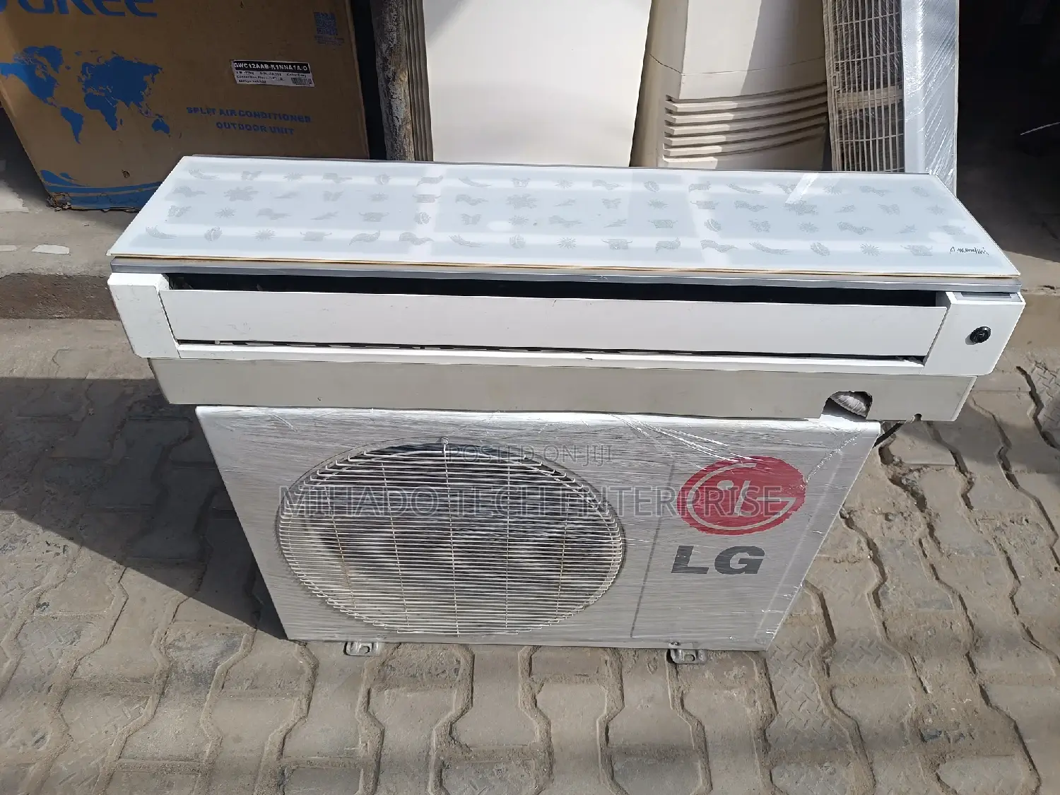 Lg 1.5hp Sleek Glass Design Split Unit Air Conditioner,Lvs