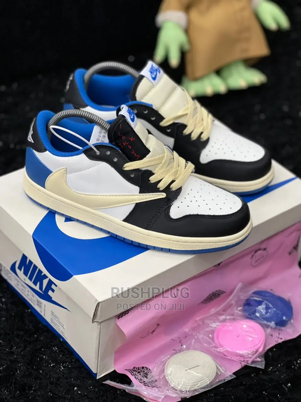 Air Jordan 1 Low Fragment Design X Travis Scott