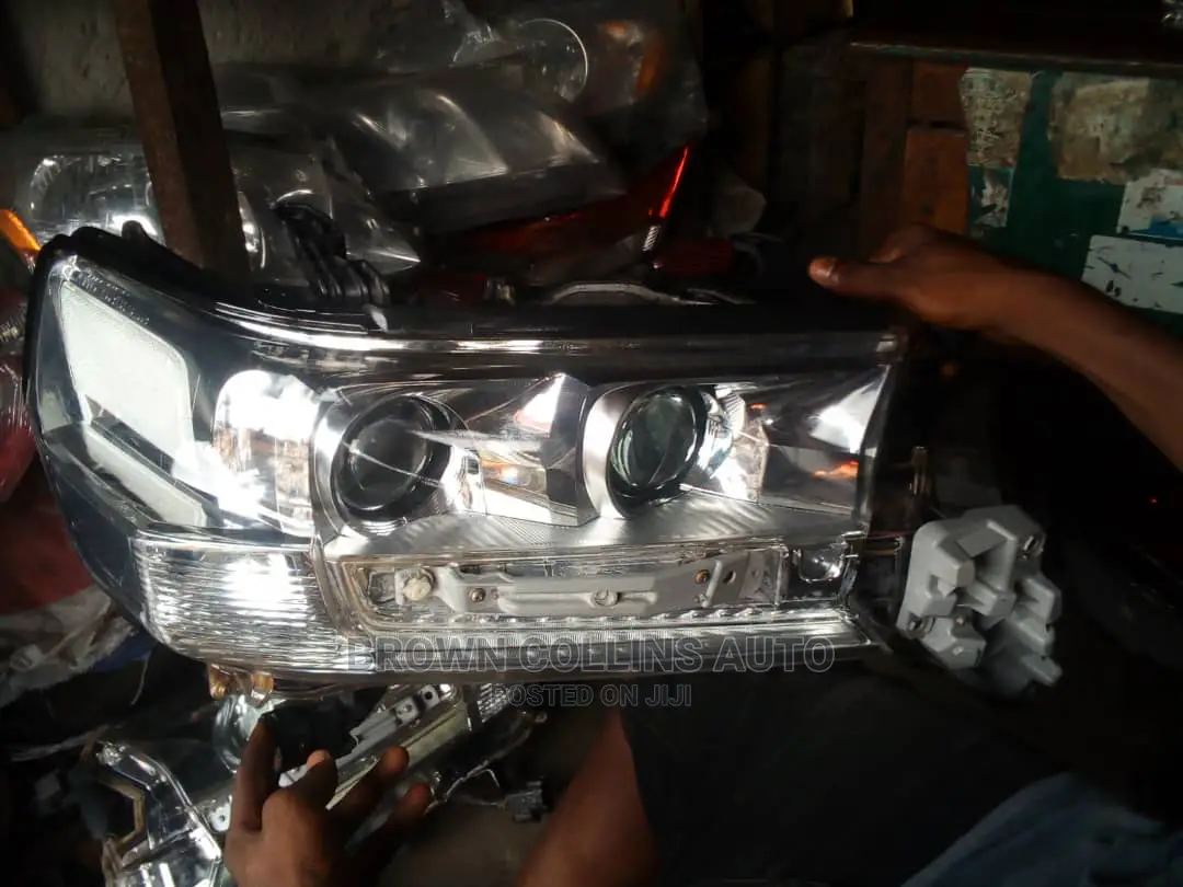 Headlamp Landcruiser 2017-2020 Original Toyota