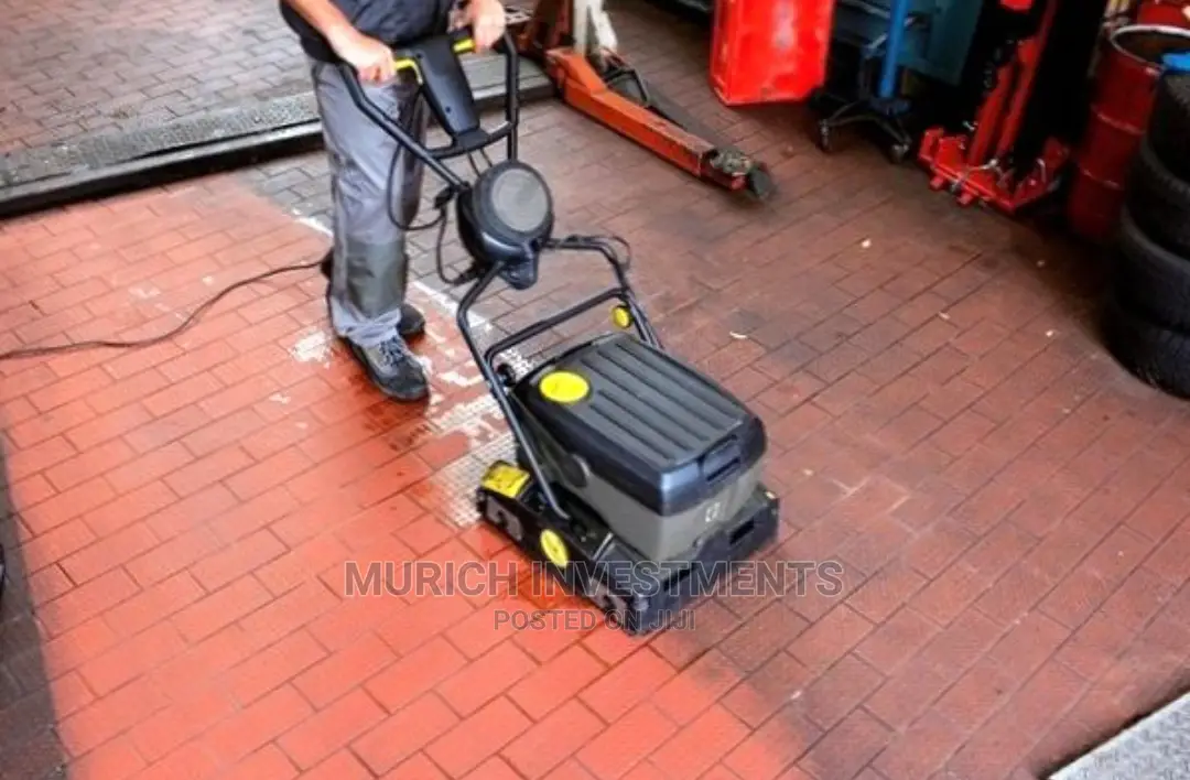 Karcher BR 40/10 C Adv Compact Floor Scrubber Drier