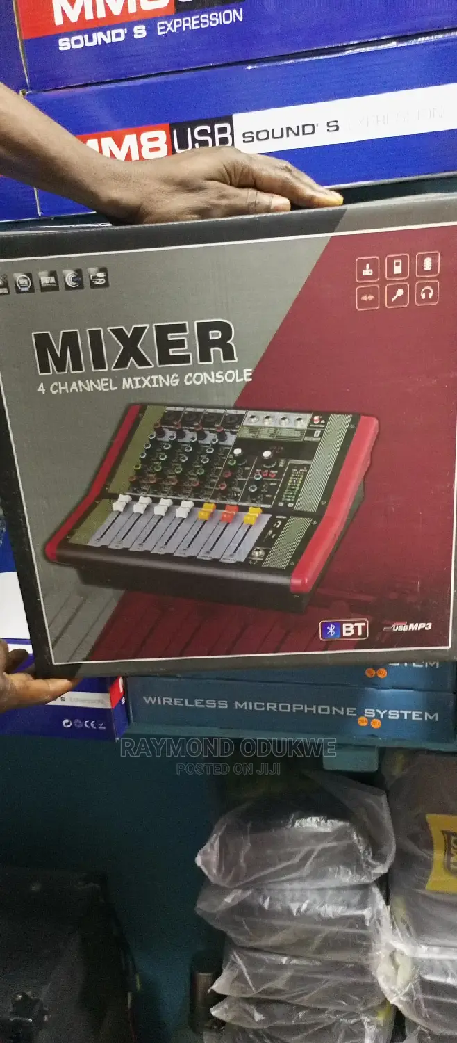 Yamaha 4 Channels Mixing Console
