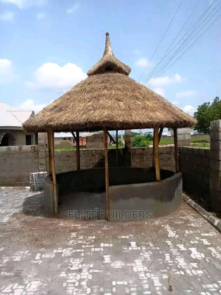 Super Round Bush Bar Gazebo Hut