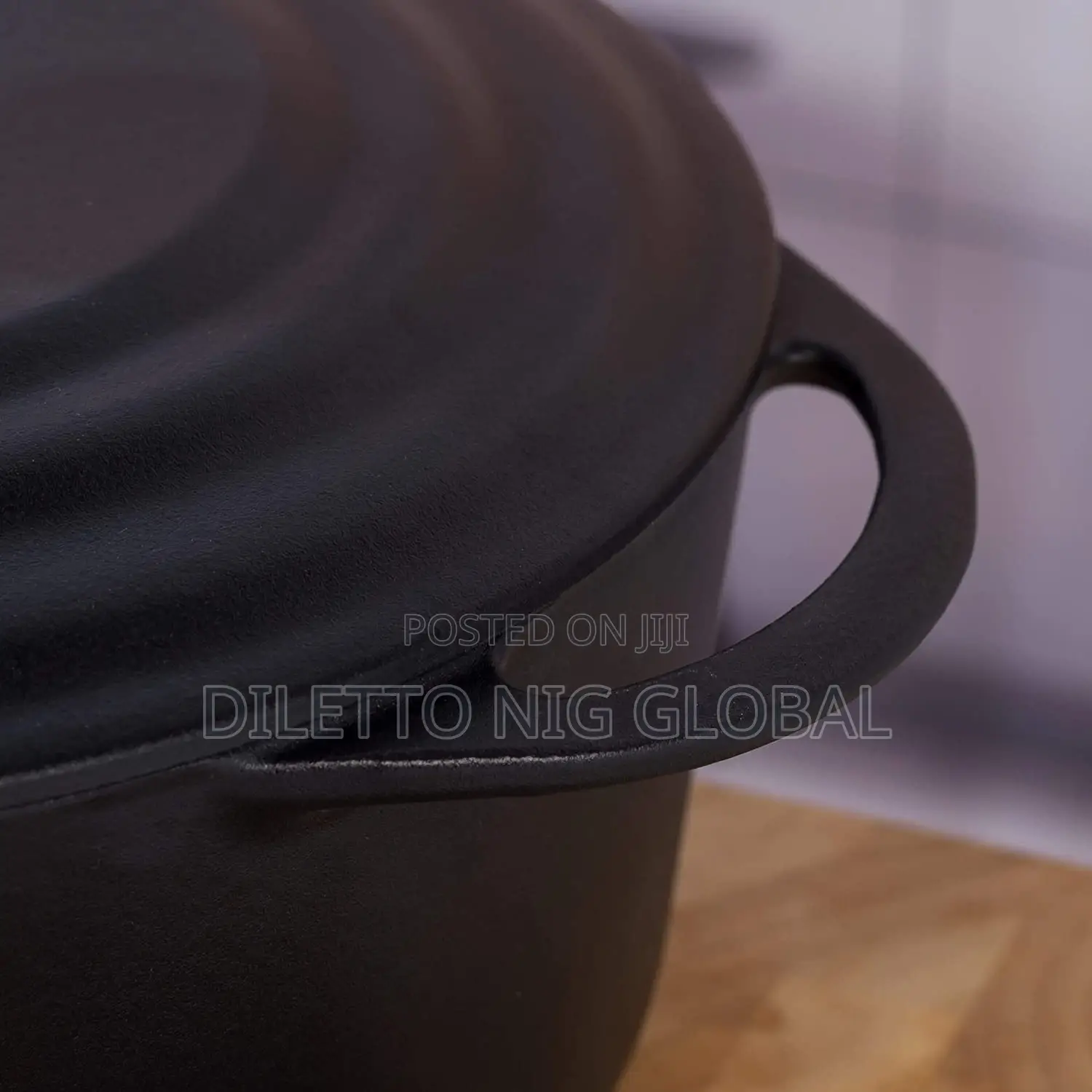Vivo Legacy 4.2l/24cm Cast Iron Casserole Oven Pot