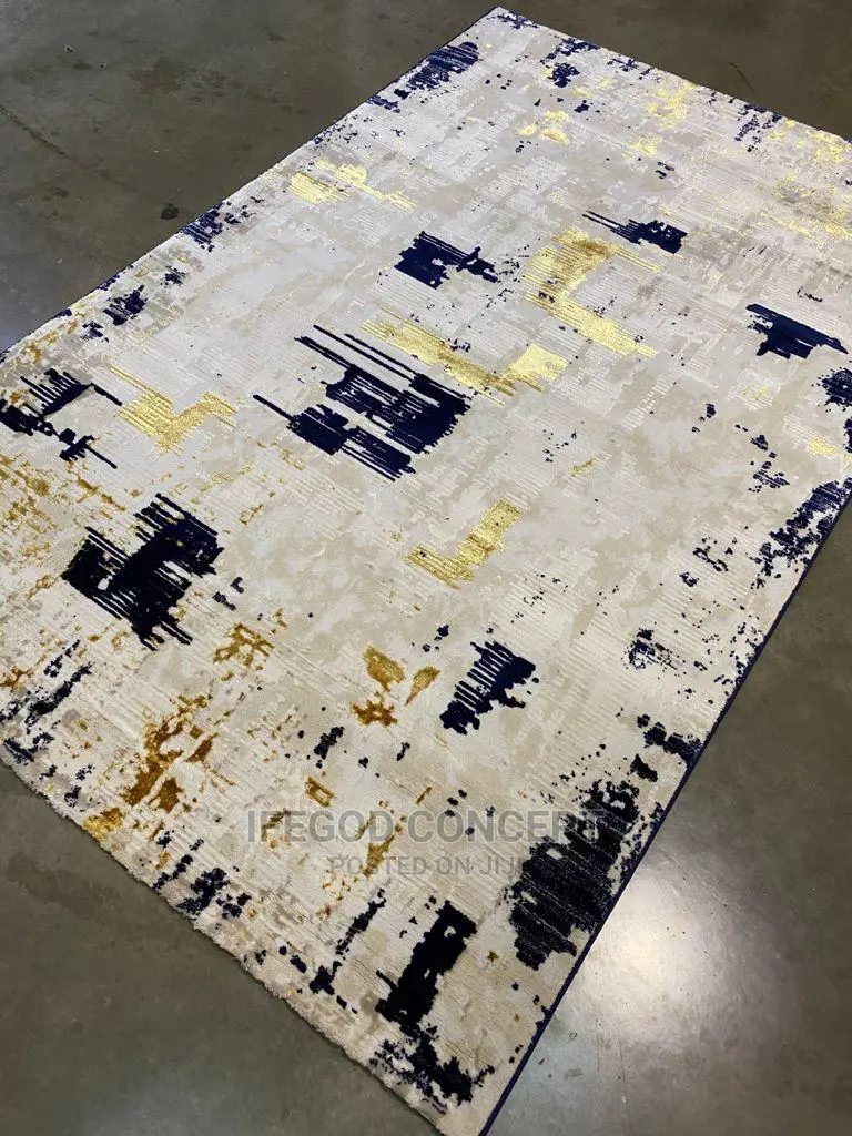 Quality Designer Fluffy Super Soft Center Rug.