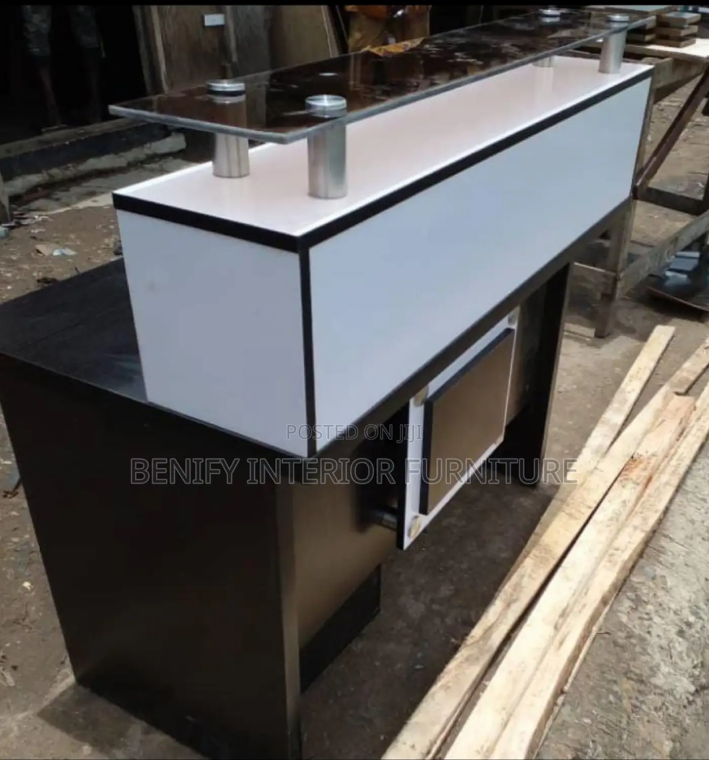 Receptionist Table With Mobile Drawer