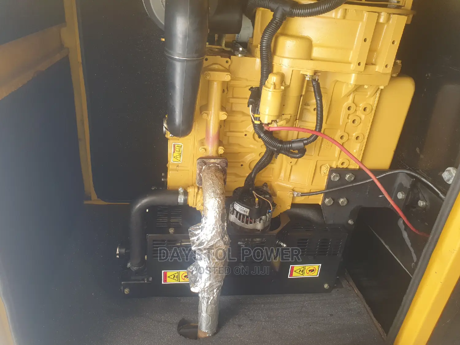 Super Clean 22kva Cat Mantrac Soundproof Diesel Generator