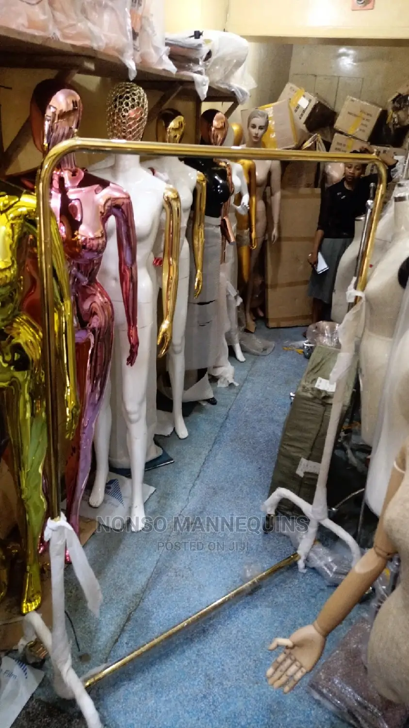 Gold Single Cloth Racks Display Stand