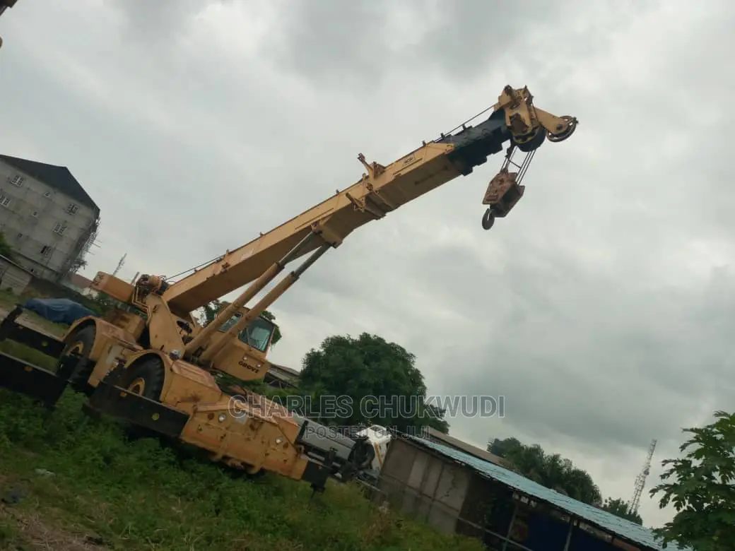 40tons 4x4 Crane Fairly Used