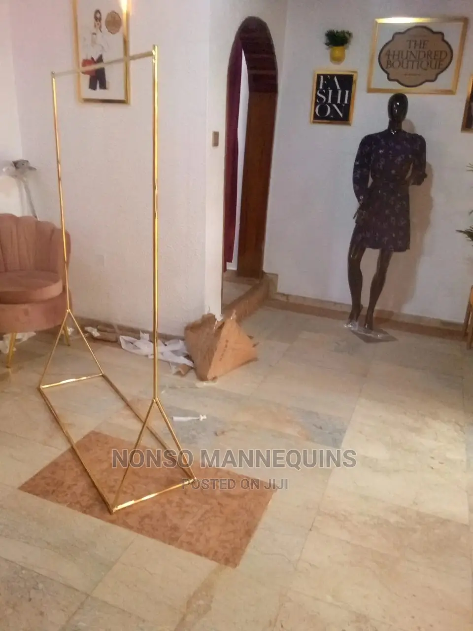 Single Pole Gold Cloth Rack Stand