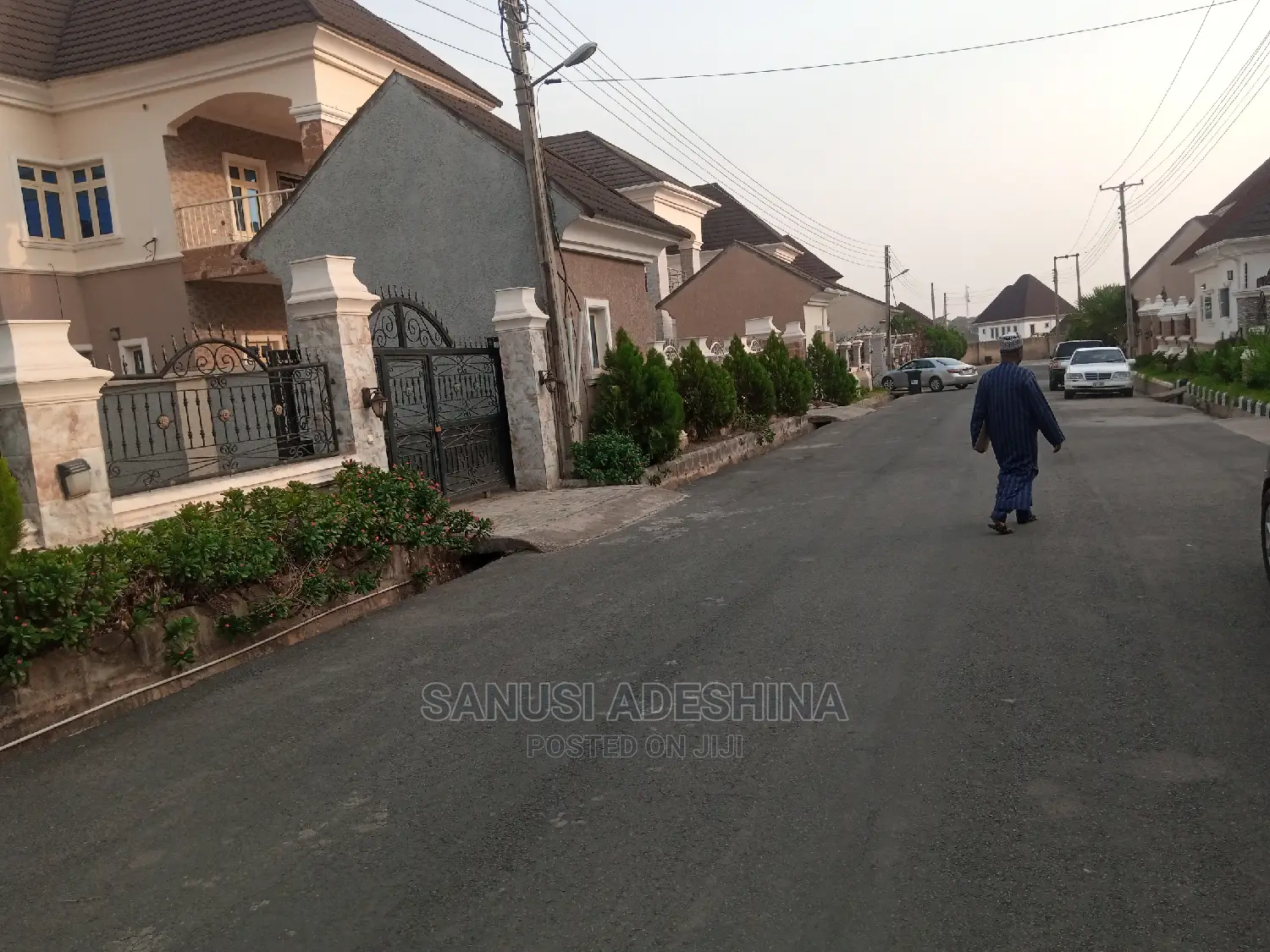 6bdrm Duplex in Mabeglober Estate, Gwarinpa for sale