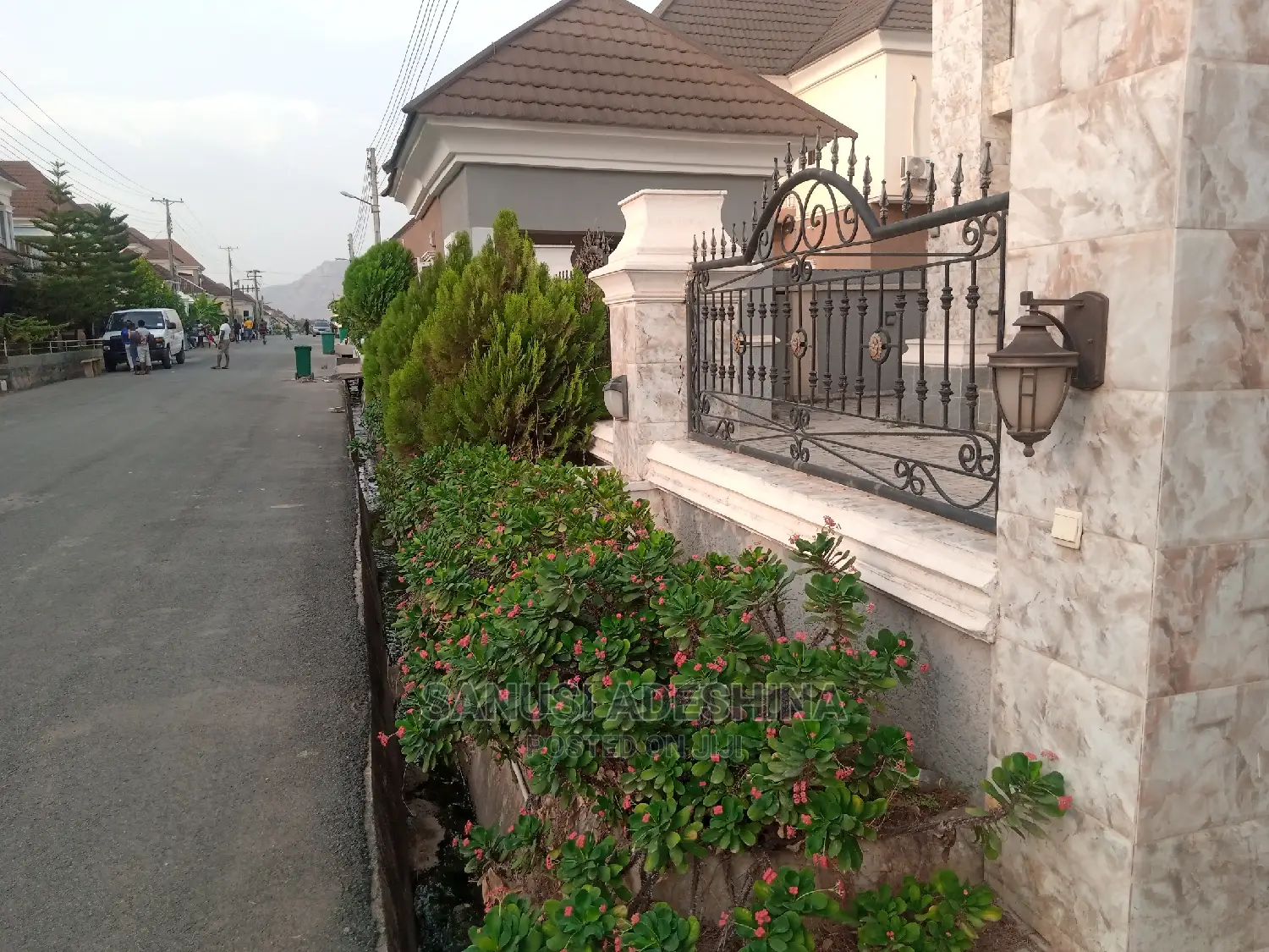 6bdrm Duplex in Mabeglober Estate, Gwarinpa for sale