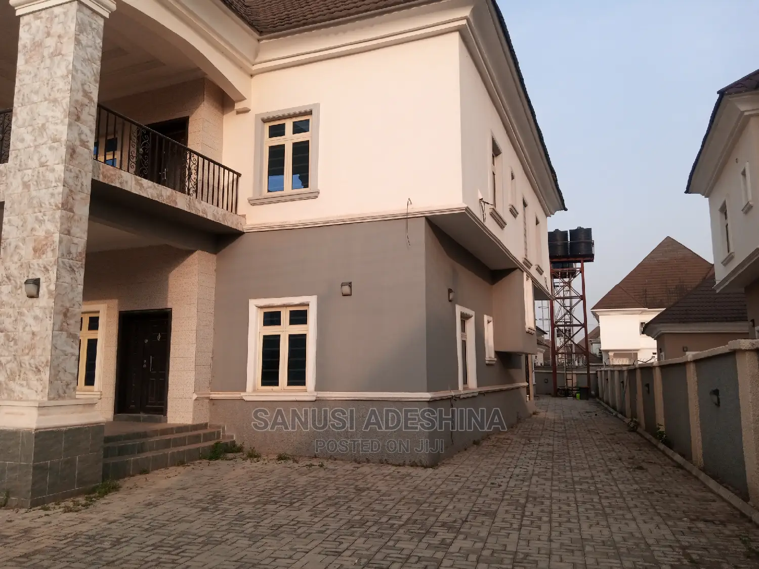 6bdrm Duplex in Mabeglober Estate, Gwarinpa for sale