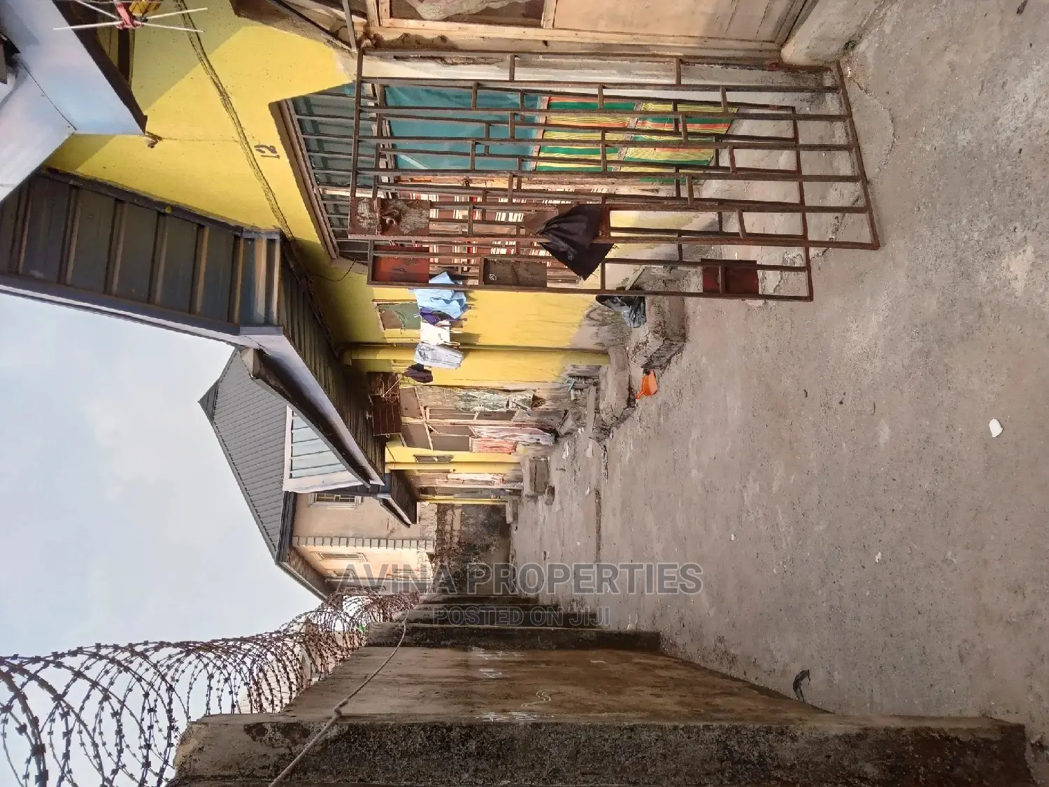 A Fourteen Rooms of Hostel
