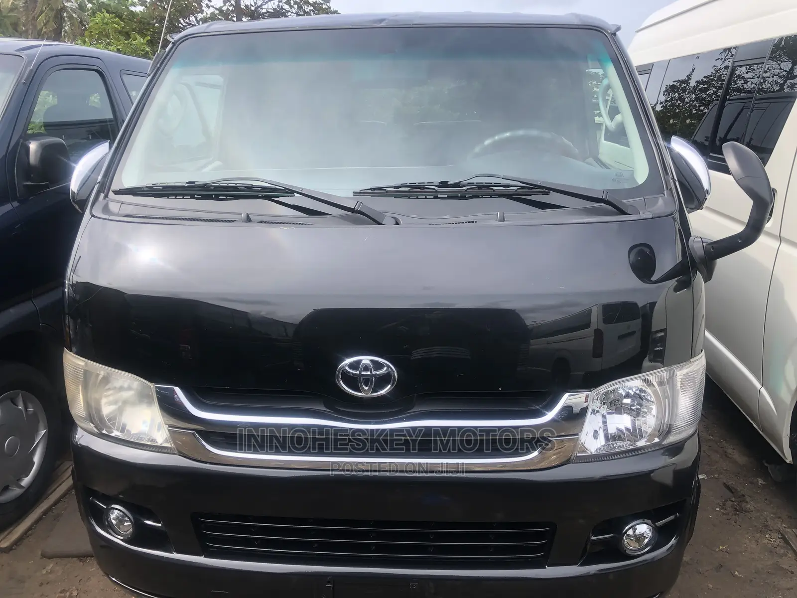Toyota HiAce 2010 Black