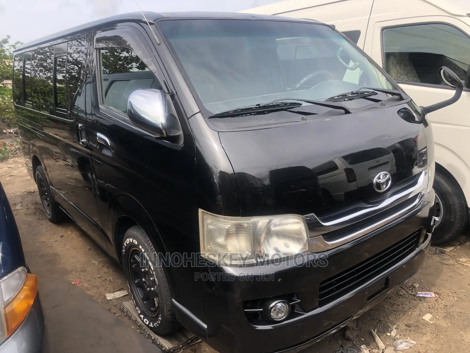 Toyota HiAce 2010 Black