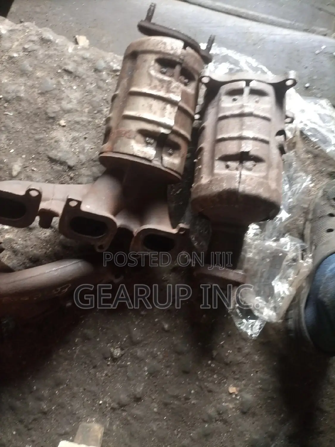 A Set of Catalysts for Ford Edge,Explorer,Taurus,Mazda Cx-9,