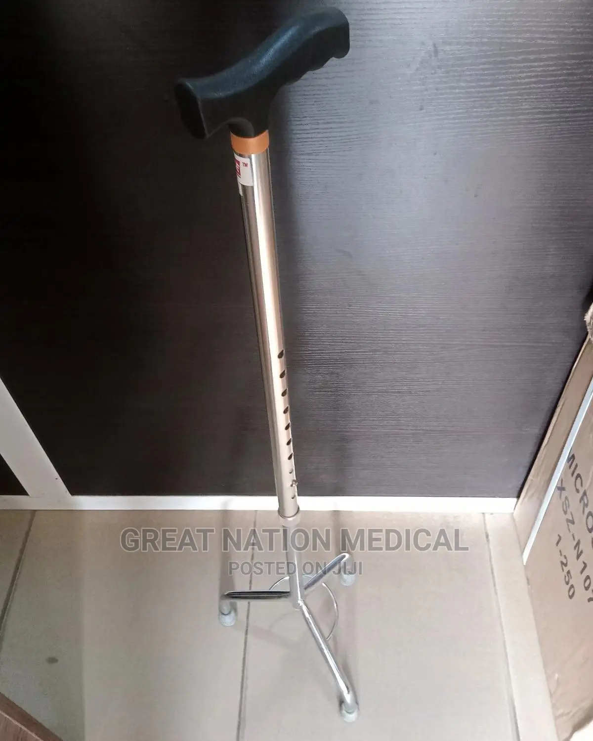 Three Leg Crutches