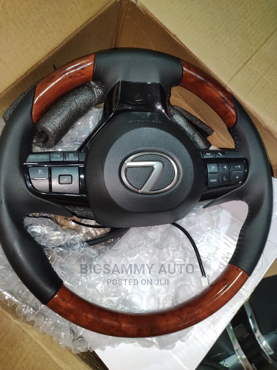 Lexus LX 570 and GX 460 Steering Wheel