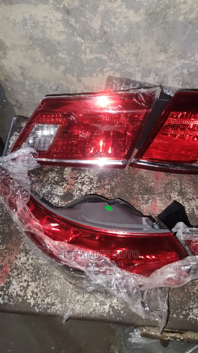 Lexus ES 350 2010 Rear Lamp