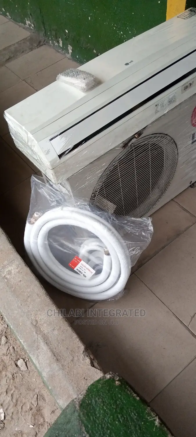 Almost New, Foreign Used 1.5HP LG Air Conditioner With Kits