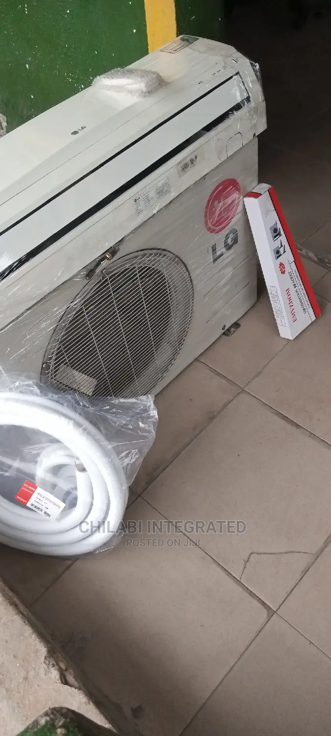 Almost New, Foreign Used 1.5HP LG Air Conditioner With Kits