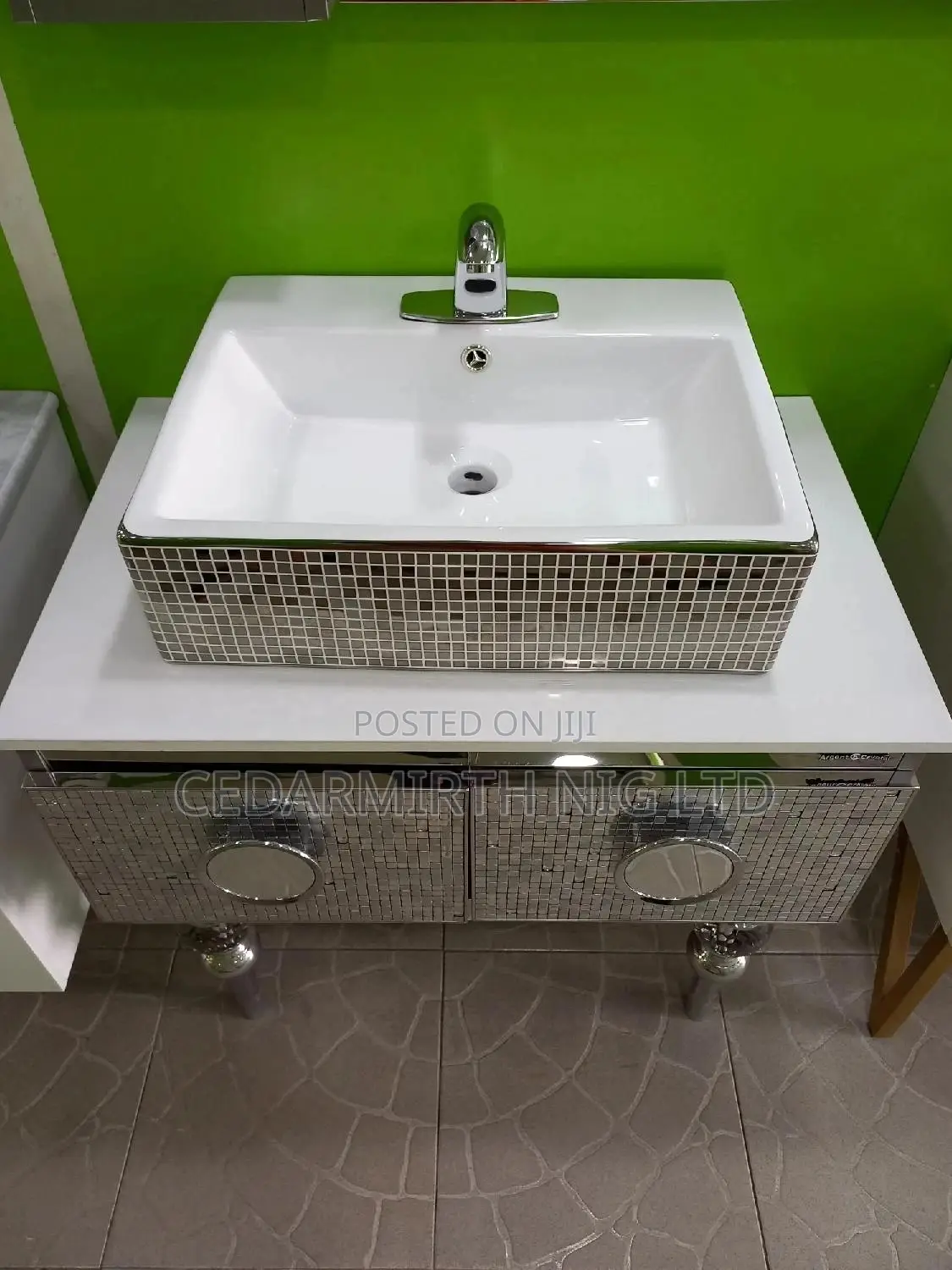 Single Basin Silver Mosaic Bathroom Cabinet