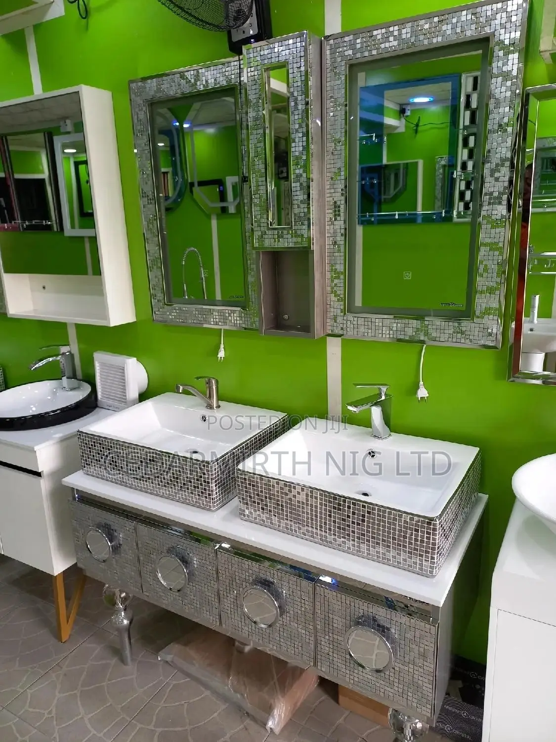 Double Basin Silver Mosaic Bathroom Cabinet