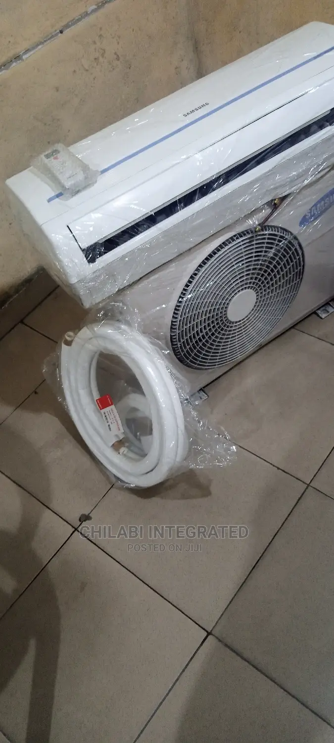 Almost New, Foreign Used 1.5HP SAMSUNG Air Conditioner +KITS