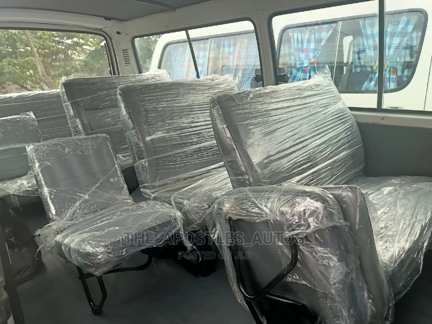 Toyota HiAce 2000 White