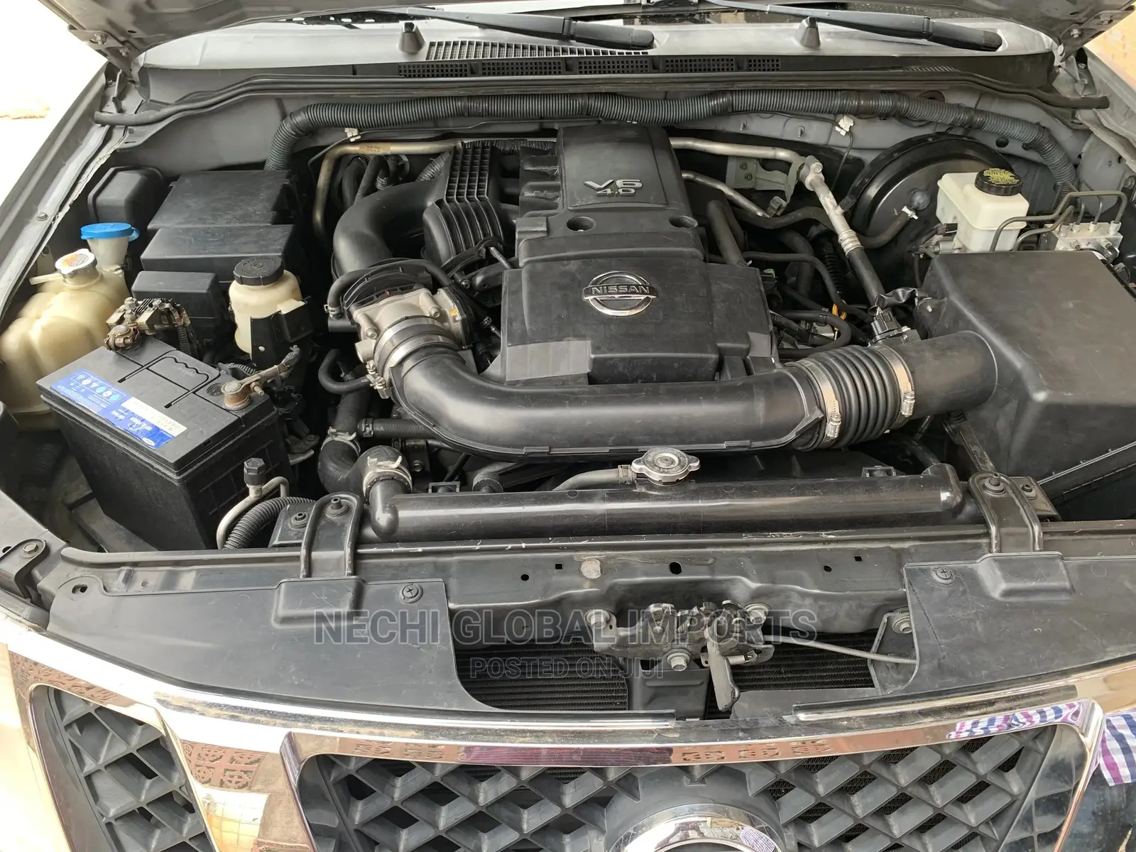 Nissan Pathfinder LE 2012 Silver